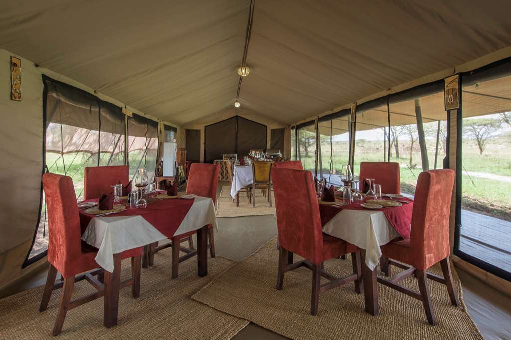 Karibu Camps And Lodges Sametu Camp Serengeti Robanda المطعم الصورة