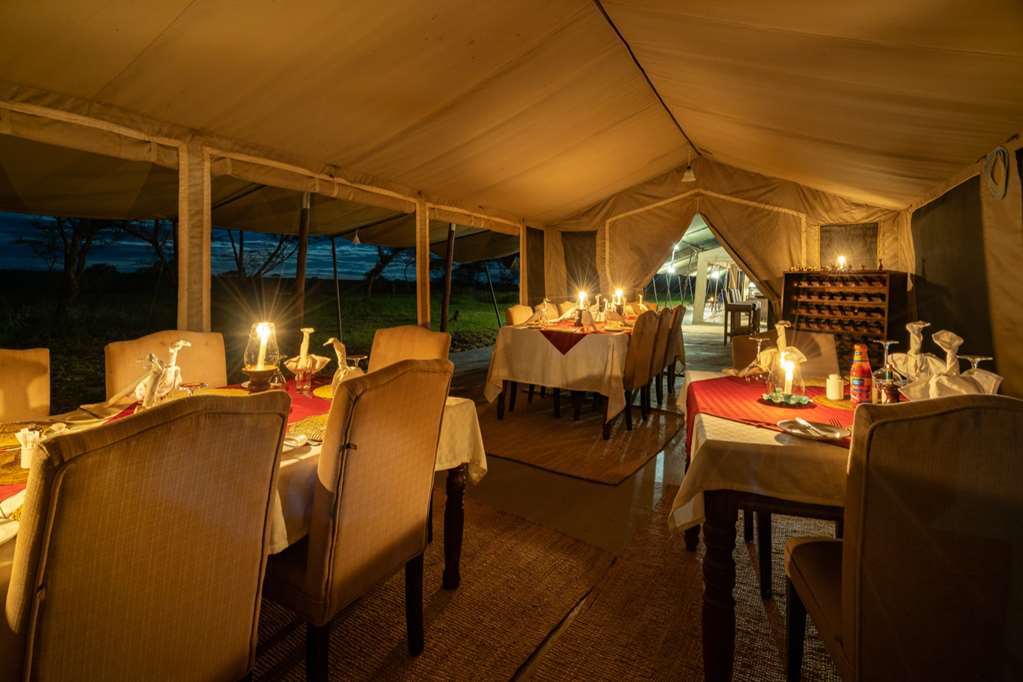 Karibu Camps And Lodges Sametu Camp Serengeti Robanda المطعم الصورة